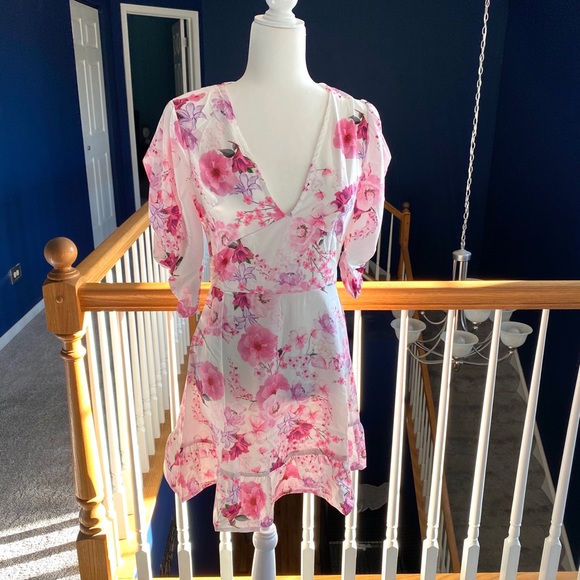 Floral Print V-Neck Short Puff Sleeve Mini Dress - Picture 5 of 6